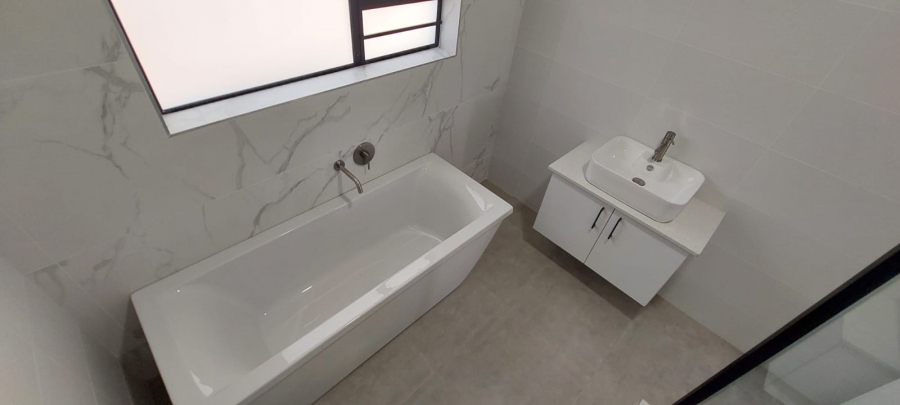 3 Bedroom Property for Sale in Aston Bay Eastern Cape